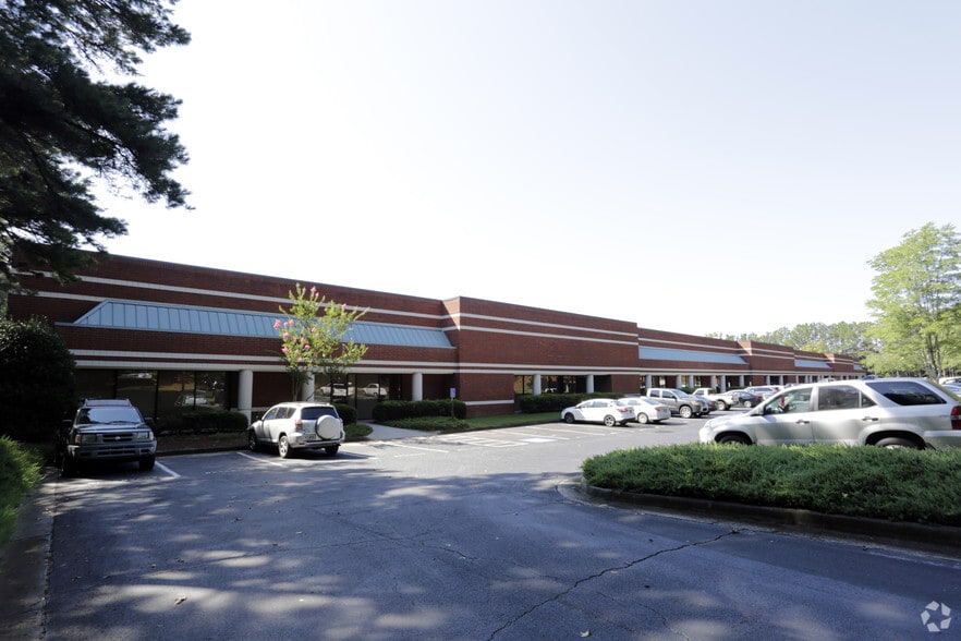 1675 Lakes Pky, Lawrenceville, GA for lease - Building Photo - Image 1 of 8
