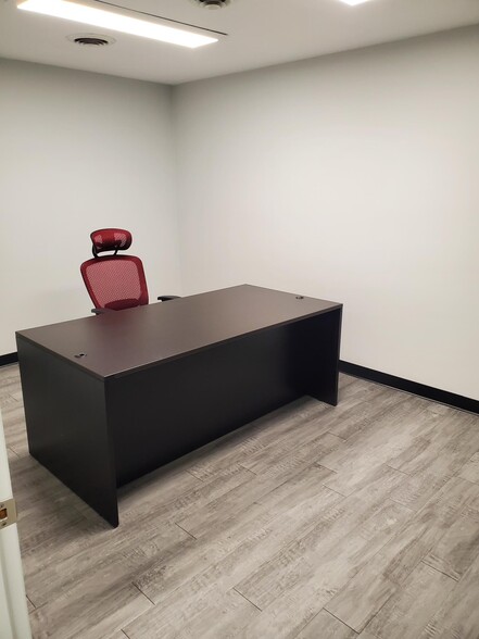 132 Central St, Foxborough, MA for lease - Interior Photo - Image 3 of 10