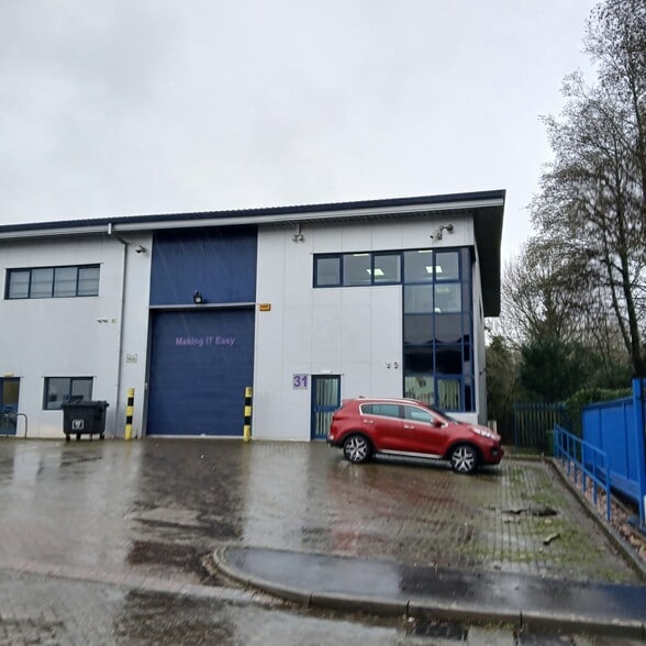 Top Angel, Buckingham for lease - Building Photo - Image 1 of 3