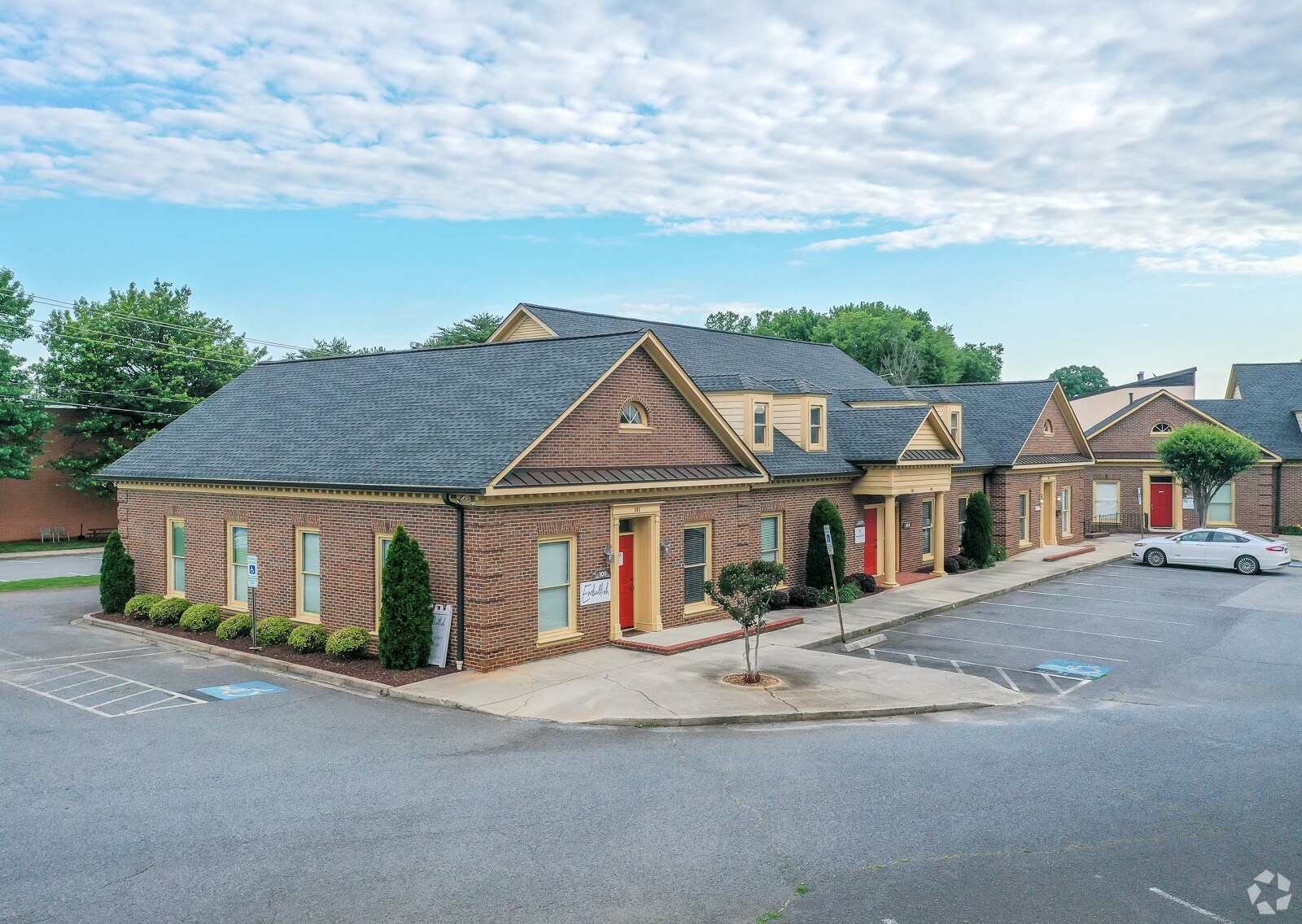 20721 Torrence Chapel Rd, Cornelius, NC for lease Primary Photo- Image 1 of 11
