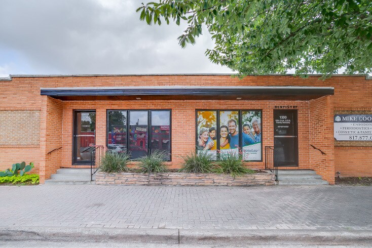 1300-1302 W Magnolia Ave, Fort Worth, TX à louer - Photo du bâtiment - Image 2 de 11