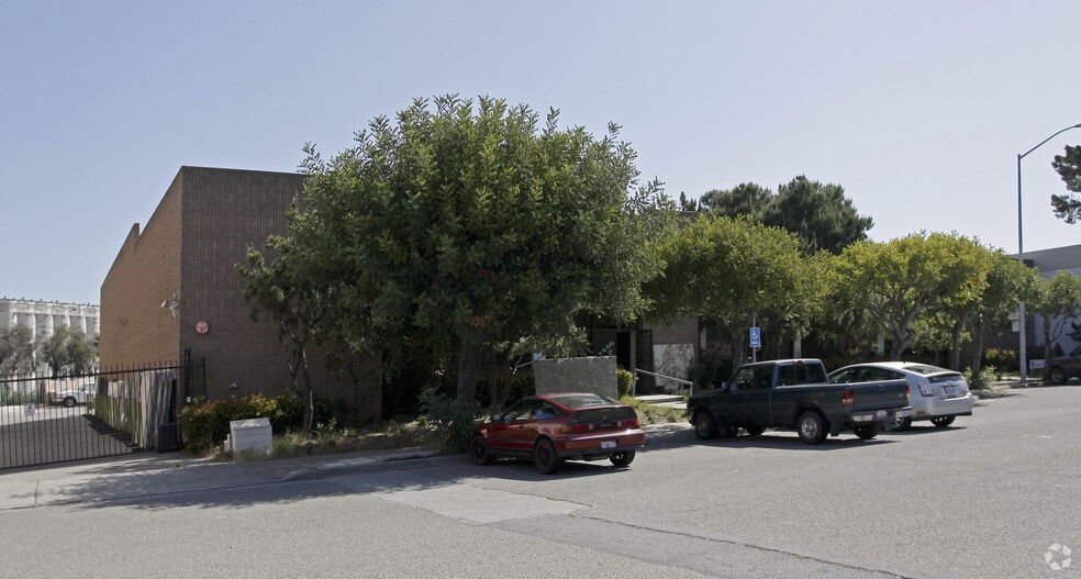 1500 Burke Ave, San Francisco, CA for lease - Primary Photo - Image 1 of 6
