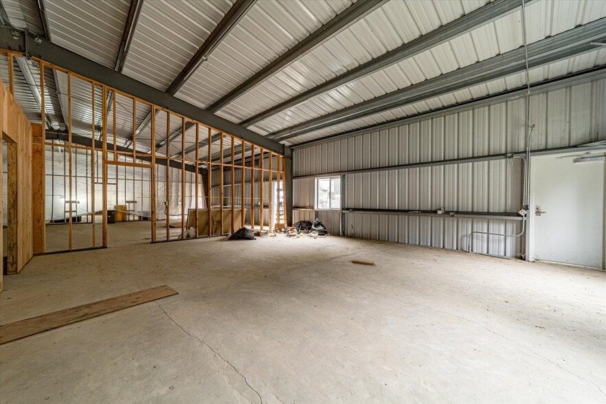 1560 Redwood Dr, Garberville, CA for sale - Building Photo - Image 3 of 4