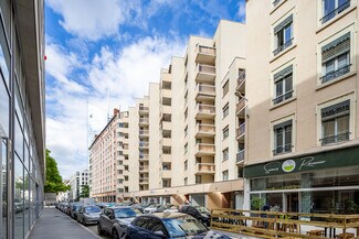 Plus de détails pour Multi-résidentiel à vendre