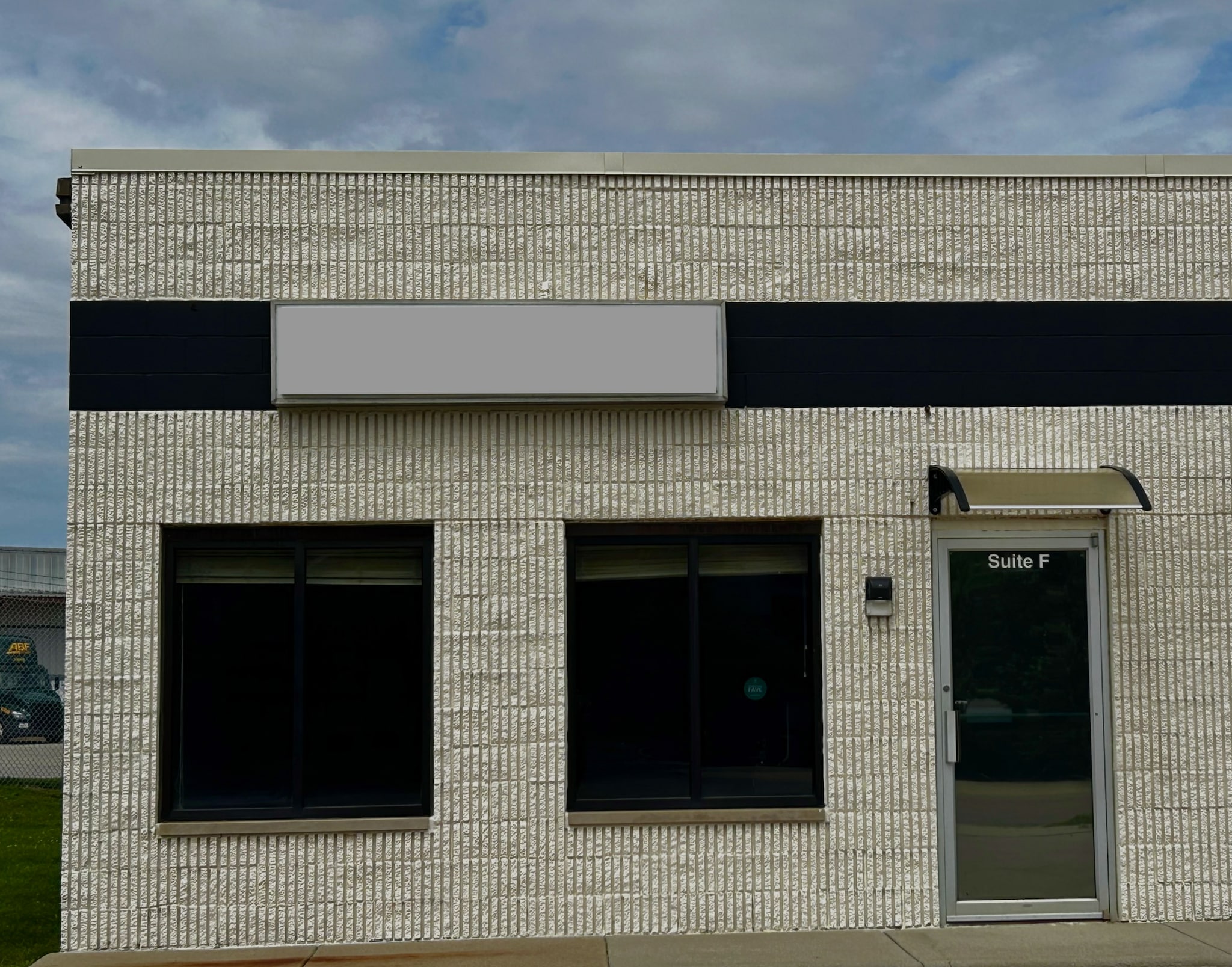 1624 Commerce Pky, Bloomington, IL for lease Interior Photo- Image 1 of 10