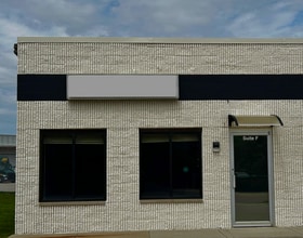 1624 Commerce Pky, Bloomington, IL for lease Interior Photo- Image 1 of 10