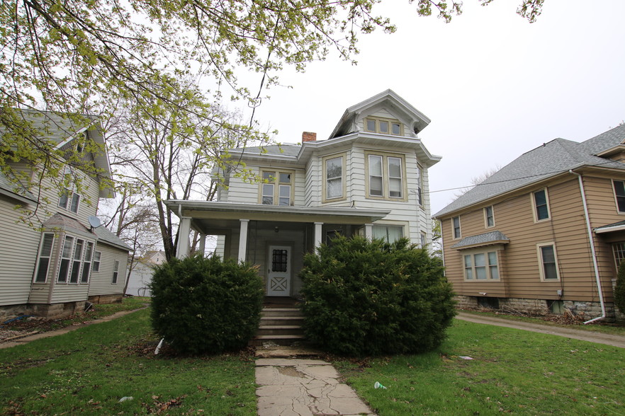 540 Jefferson St, Oshkosh, WI à vendre - Photo principale - Image 1 de 1