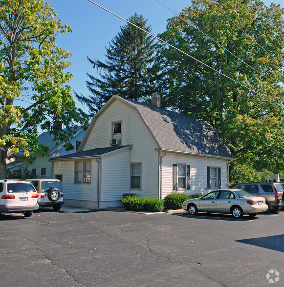 927-1005 Shroyer Road portfolio of 3 properties for sale on LoopNet.ca - Primary Photo - Image 2 of 4