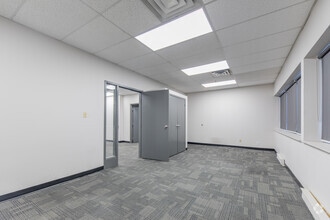 8069 Lawson Rd, Milton, ON à vendre Photo intérieure- Image 2 de 18