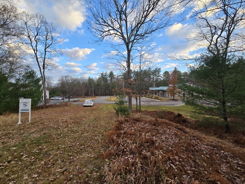 3 Bond Ct, Milford, PA à vendre - Photo du bâtiment - Image 3 de 7