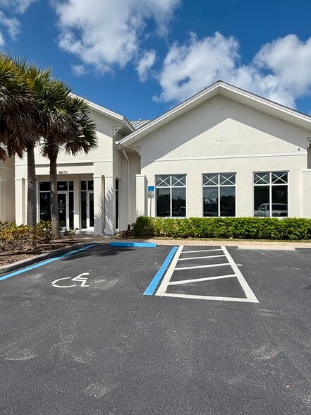 4660 Cardinal Way, Naples, FL for lease - Building Photo - Image 2 of 14