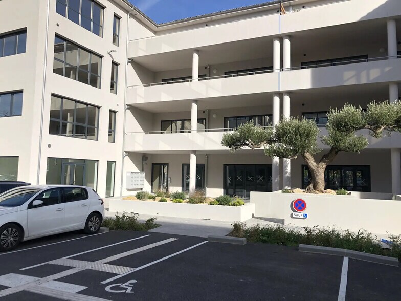 Bureau dans Aubagne à louer - Photo principale - Image 1 de 7