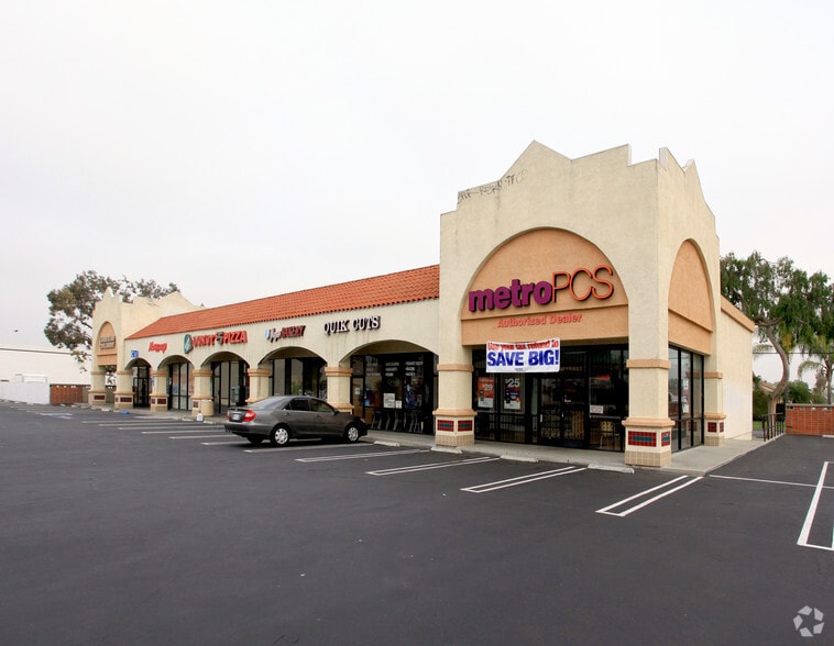 11563-11617 Rosecrans Ave, Norwalk, CA for sale - Building Photo - Image 3 of 10