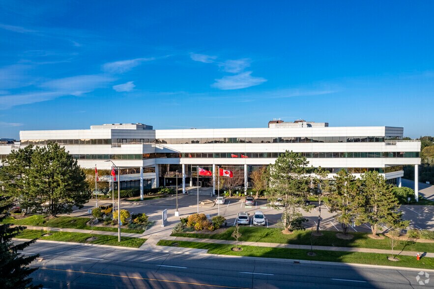 2233 Argentia Rd, Mississauga, ON à louer - Photo du bâtiment - Image 2 de 3