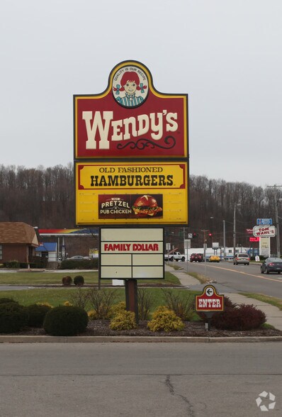 510 W Union St, Newark, NY à louer - Photo du bâtiment - Image 2 de 9