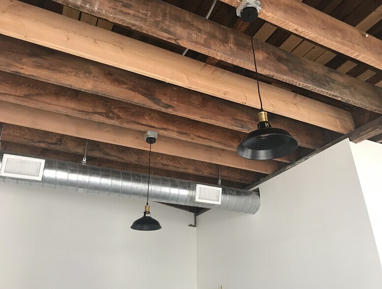651 Anderson St, Los Angeles, CA à louer - Photo intérieure - Image 3 de 11