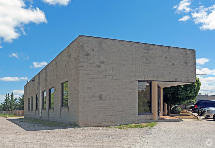 291 Woodlawn Rd, Guelph, ON à louer - Photo du bâtiment - Image 2 de 11