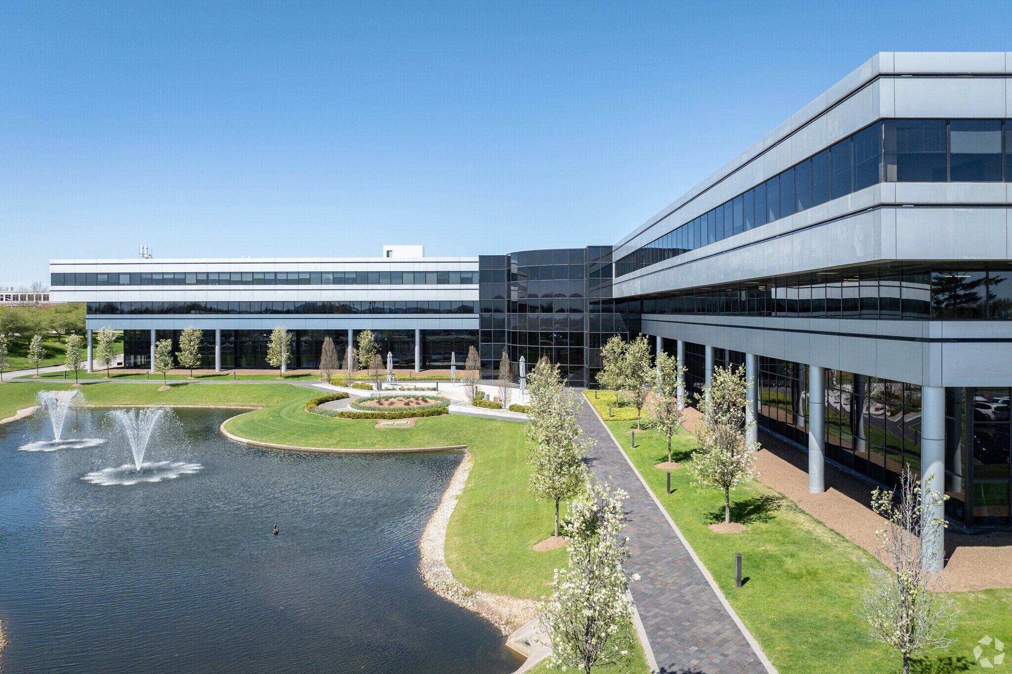 50 Tice Blvd, Woodcliff Lake, NJ à louer Photo principale- Image 1 de 19