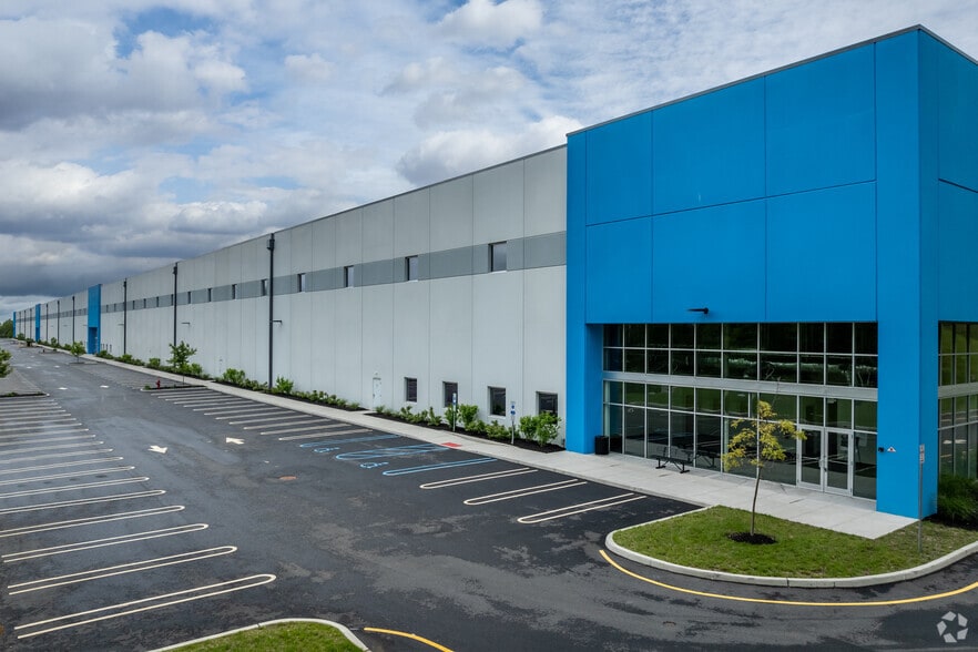 1879 Route 46, Landing, NJ à vendre - Photo du bâtiment - Image 2 de 5