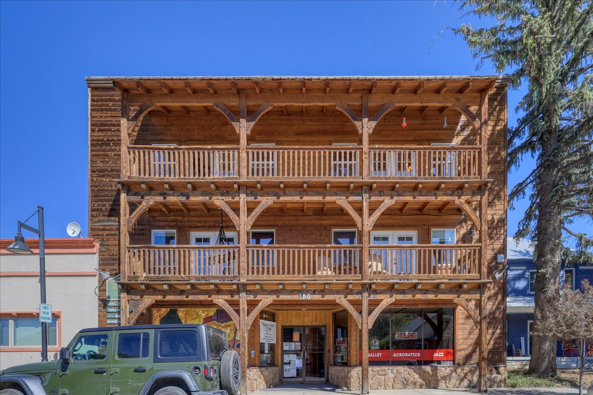 450 Lewis St, Pagosa Springs, CO à vendre Photo principale- Image 1 de 14