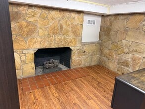 198 W Portage Trail Ext, Cuyahoga Falls, OH for lease Interior Photo- Image 2 of 3