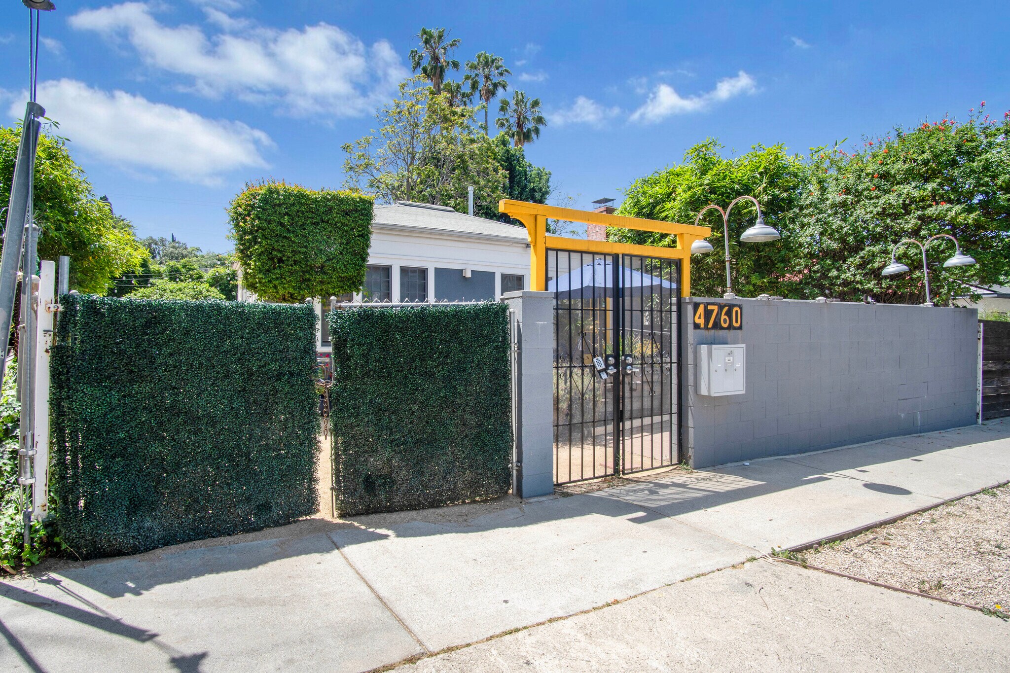 4760 York Blvd, Los Angeles, CA à vendre Photo du bâtiment- Image 1 de 35