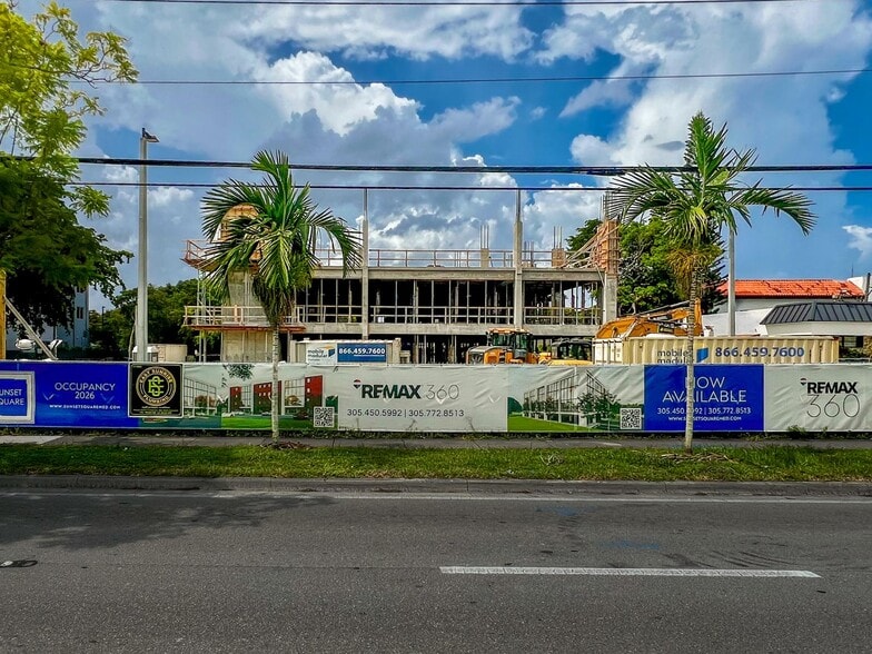 9945 Sunset Dr, Miami, FL for lease - Building Photo - Image 2 of 10