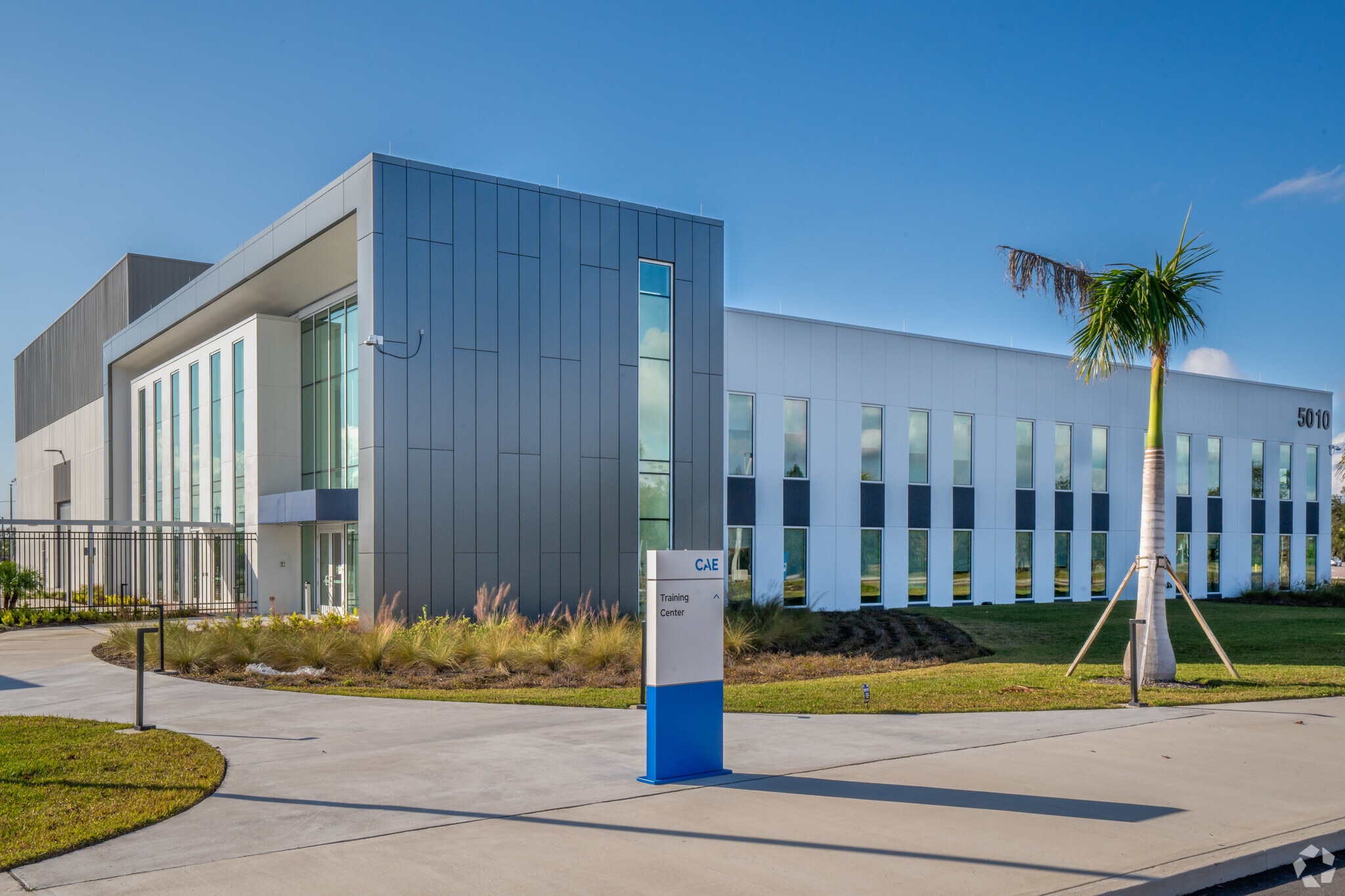 5010 Air Cargo Rd, Tampa, FL à louer Photo principale- Image 1 de 11