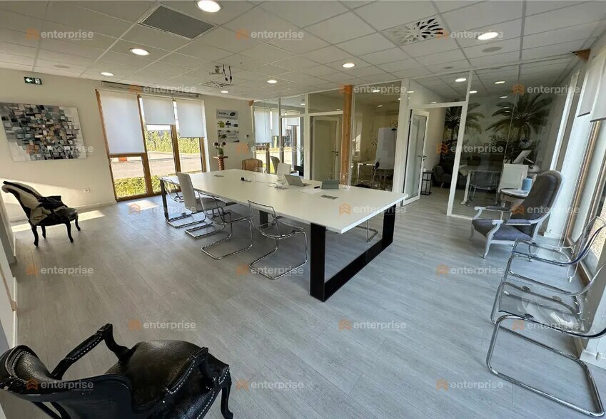 Office in Sainghin-en-Mélantois for lease - Interior Photo - Image 3 of 5