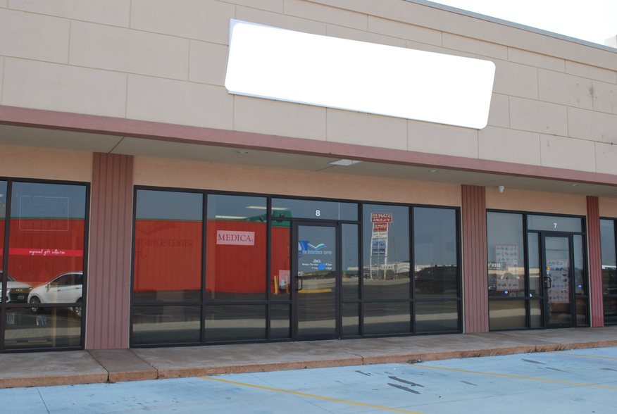 150 John F Kennedy Rd, Dubuque, IA for lease - Building Photo - Image 1 of 9