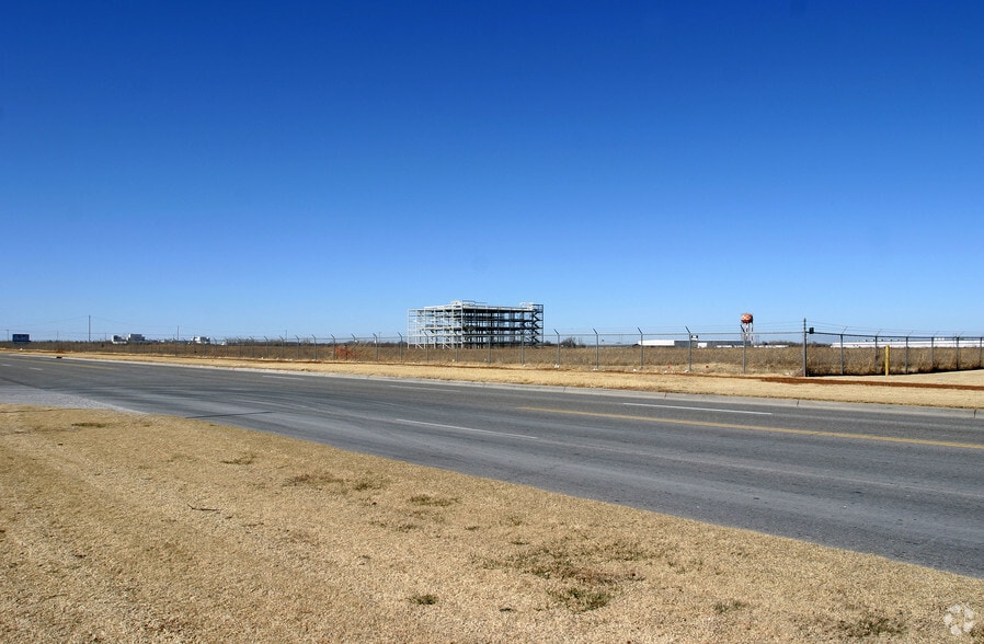 W Reno Ave, Oklahoma City, OK for sale - Primary Photo - Image 1 of 3