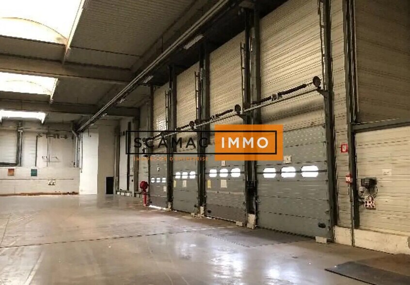 Bureau dans Bussy-Saint-Georges à louer - Photo du bâtiment - Image 2 de 5