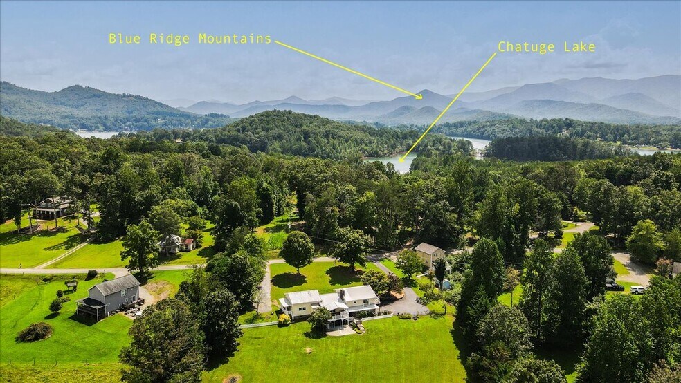 441 Mull Rd, Hiawassee, GA à vendre - Photo du bâtiment - Image 2 de 53