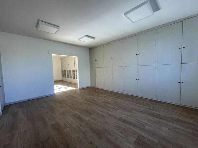 Office in Bordeaux for lease - Building Photo - Image 3 of 5