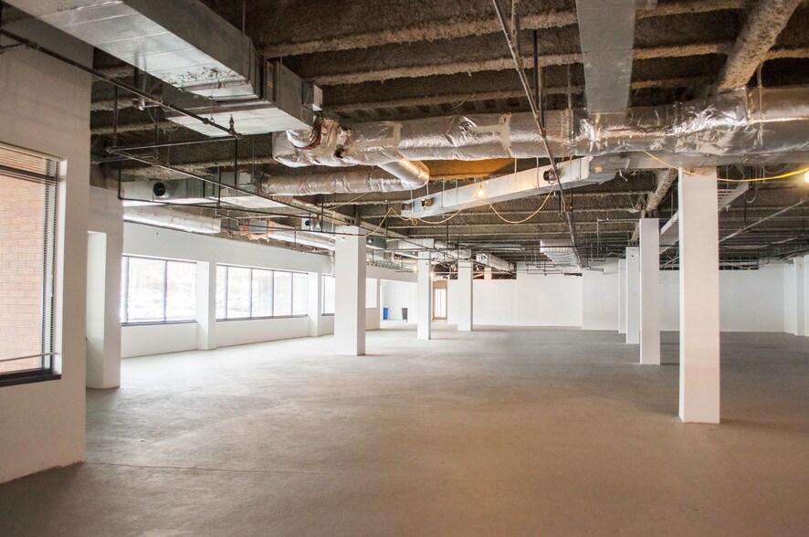 10701 Parkridge Blvd, Reston, VA à louer - Photo intérieure - Image 2 de 3