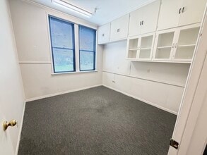 1020 Cedar Ave, St Charles, IL for lease Interior Photo- Image 2 of 7