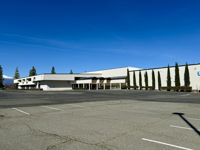 4300-4356 Caterpillar Rd, Redding, CA for lease - Building Photo - Image 1 of 14