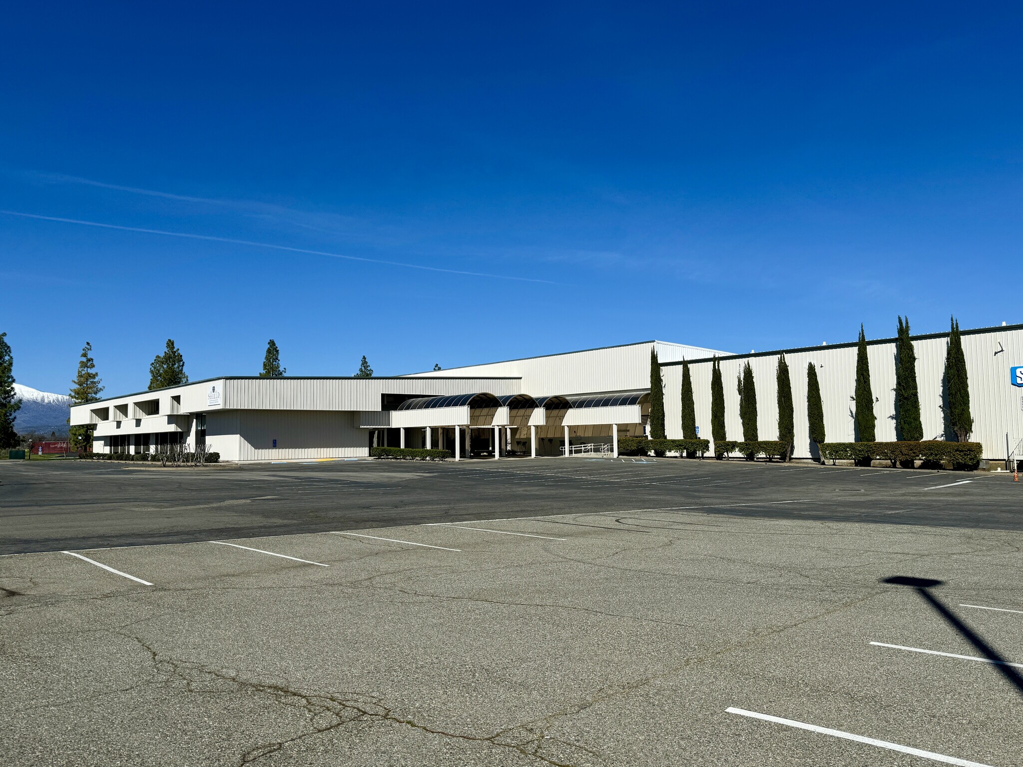 4300-4356 Caterpillar Rd, Redding, CA for lease Building Photo- Image 1 of 15