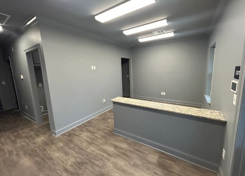 308 Eastbank st, Gonzales, LA à louer - Photo du bâtiment - Image 3 de 6