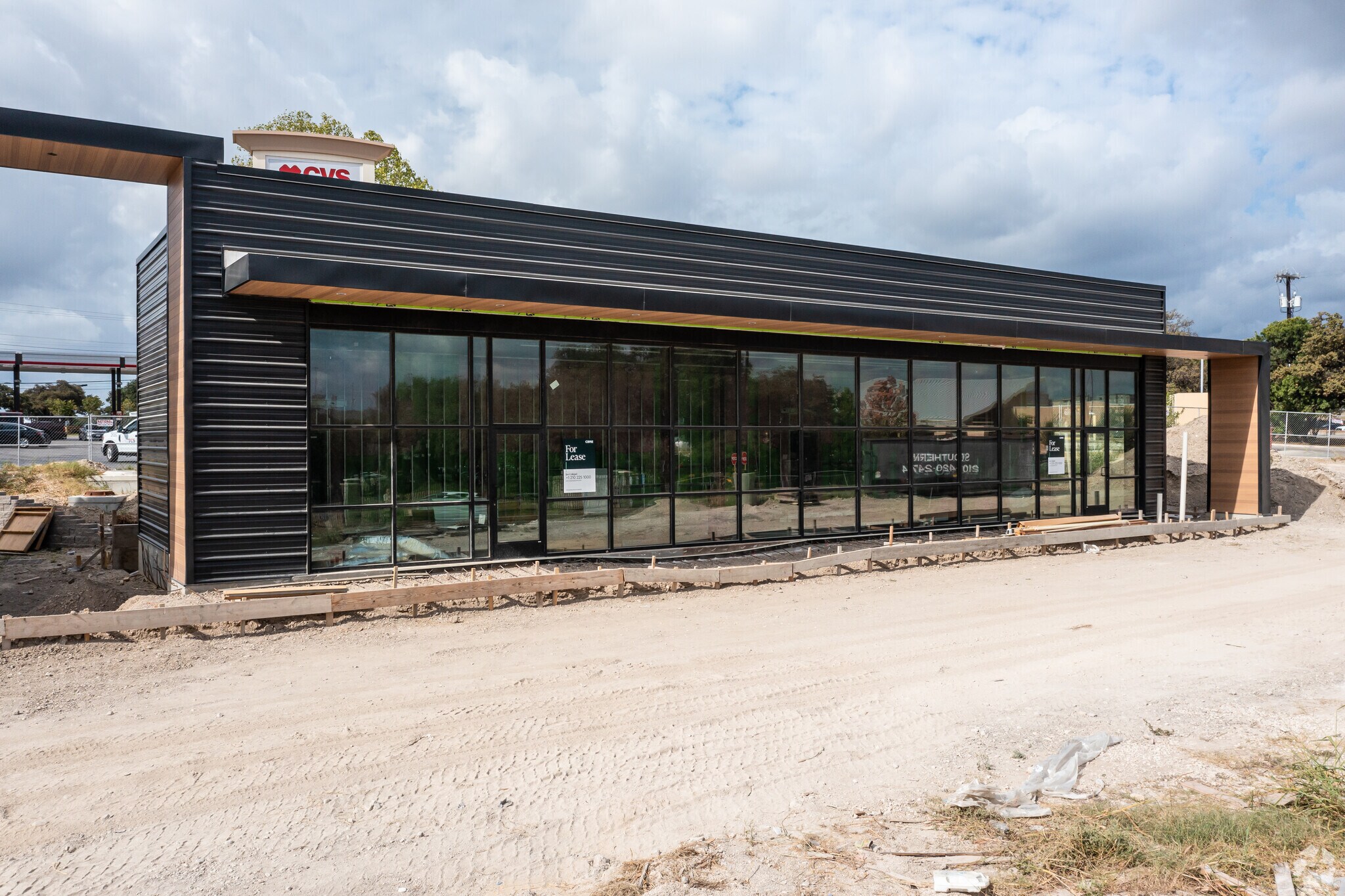 3611 W Loop 410, San Antonio, TX à louer Photo principale- Image 1 de 3