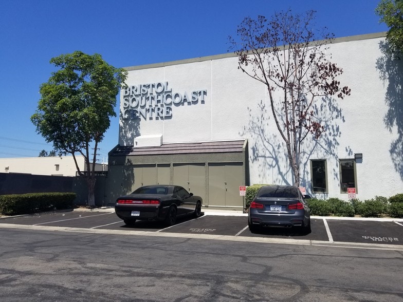1220 Hemlock Way, Santa Ana, CA for lease - Building Photo - Image 1 of 8