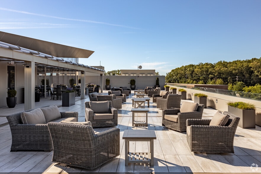 22365 Broderick Dr, Sterling, VA for lease - Interior Photo - Image 2 of 54