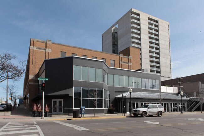 More details for 401 S Lafayette Ave, Royal Oak, MI - Office/Retail, Retail for Lease