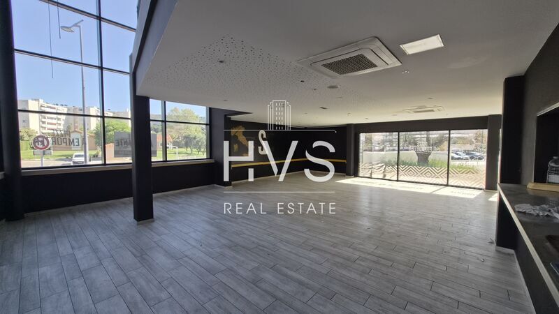 2 Rue Gérard Toulon, Vitrolles for lease - Interior Photo - Image 2 of 10