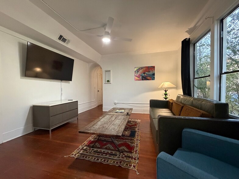 402 Hyde Park Blvd, Houston, TX for sale - Building Photo - Image 3 of 49
