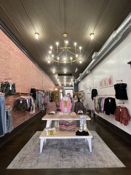 126 N 8th St, Midlothian, TX for lease - Building Photo - Image 3 of 16