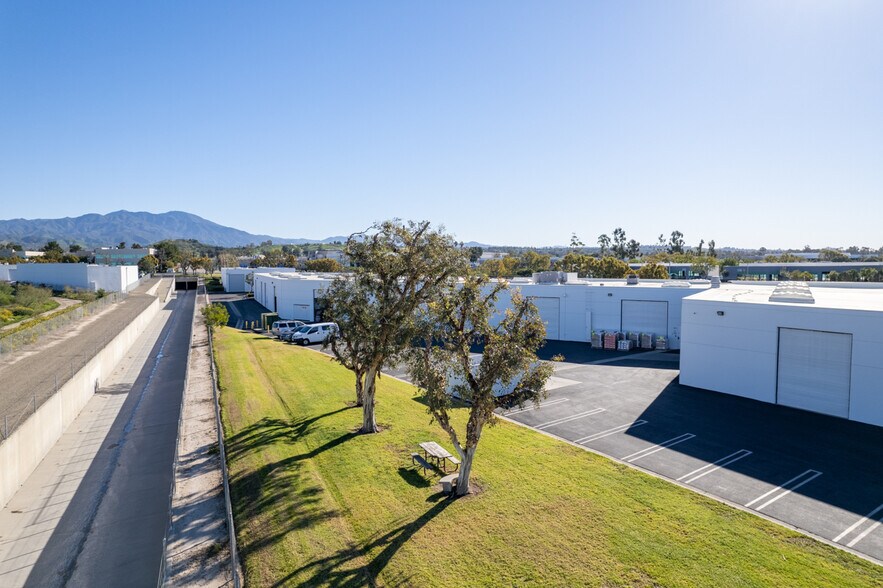 13765 Alton Pky, Irvine, CA à louer - Aérien - Image 3 de 50