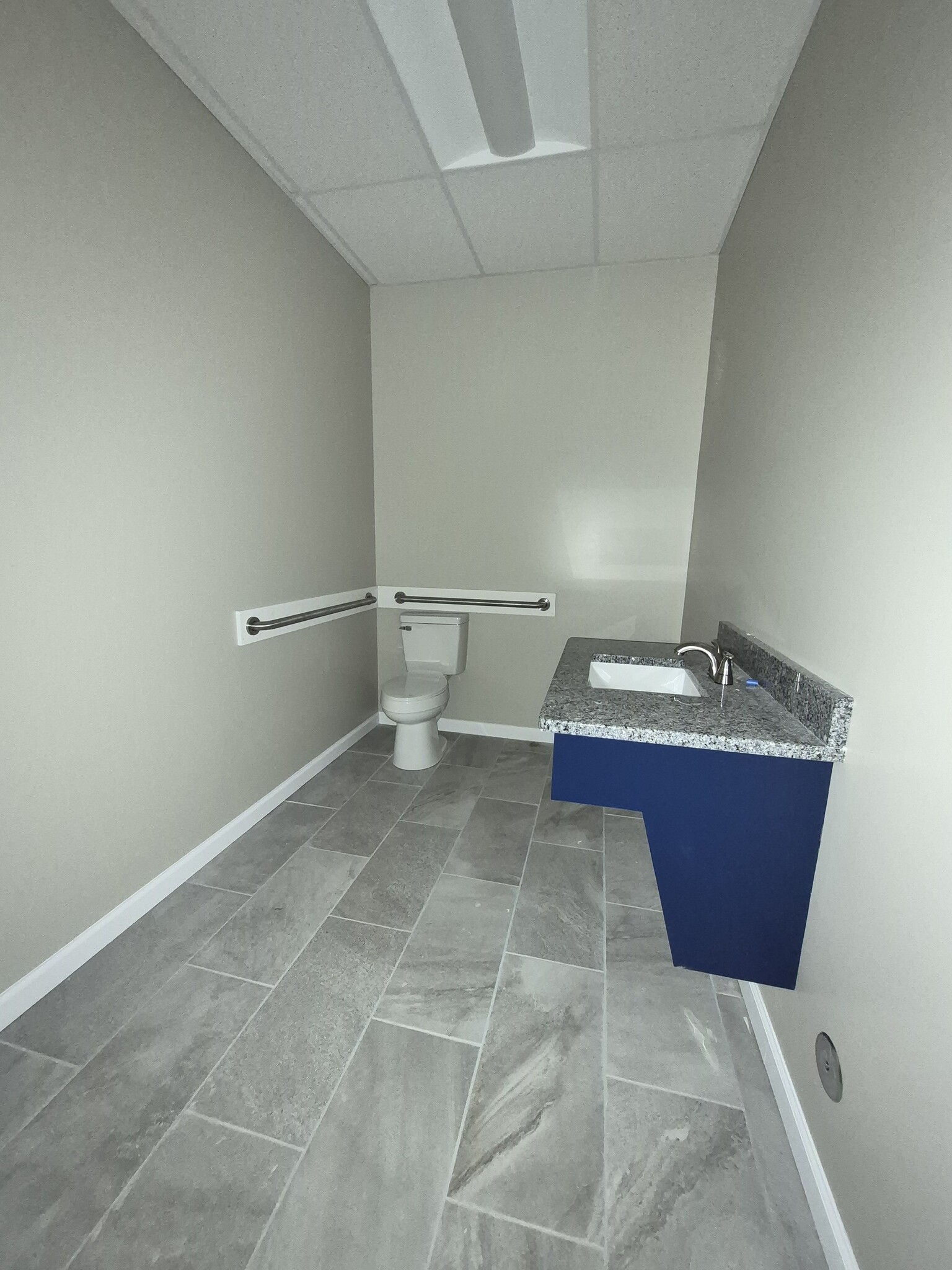 405 Rose St, Sanford, NC for lease Interior Photo- Image 1 of 6