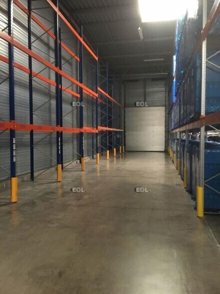 Industrial in Santeny for sale - Interior Photo - Image 3 of 8