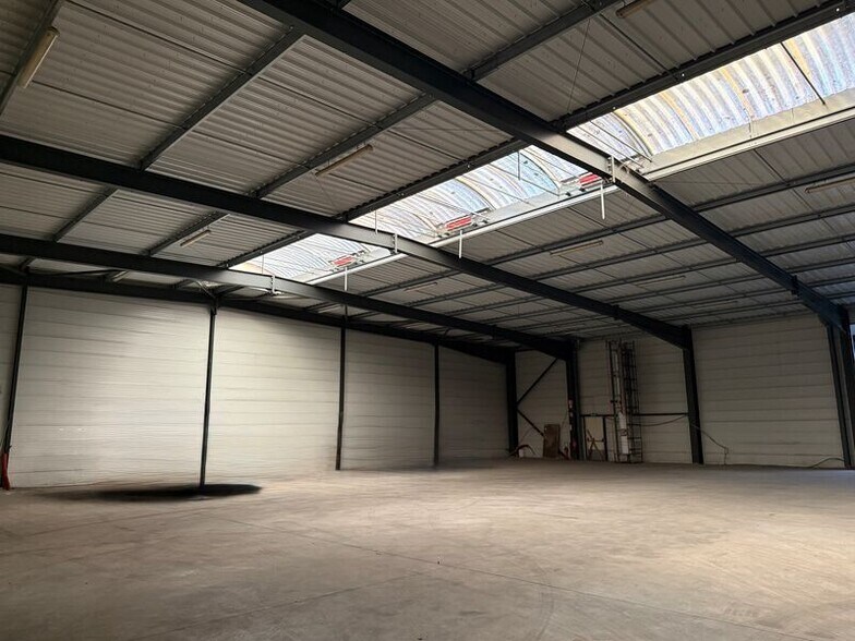 Flex in Mérignac for lease - Building Photo - Image 2 of 3